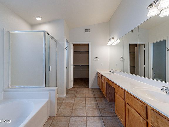 4th image of 1165 E SHEFFIELD Avenue