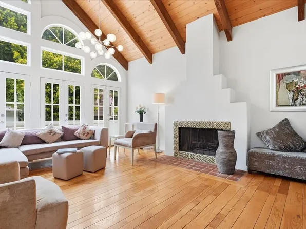 9856 Portola Dr, Beverly Hills, CA 90210