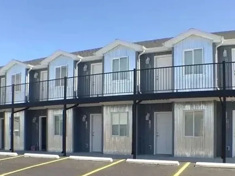 421 W 6 S — Photo 2