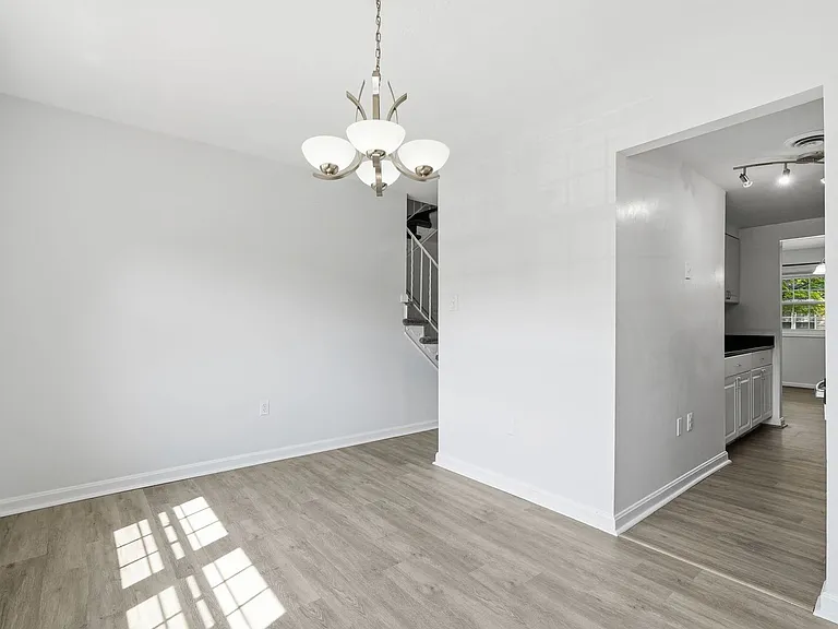 9178 Laurelwood Ct — Photo 9