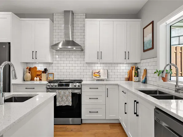 649 Frederic Rd, Langford, BC V9C 3X3