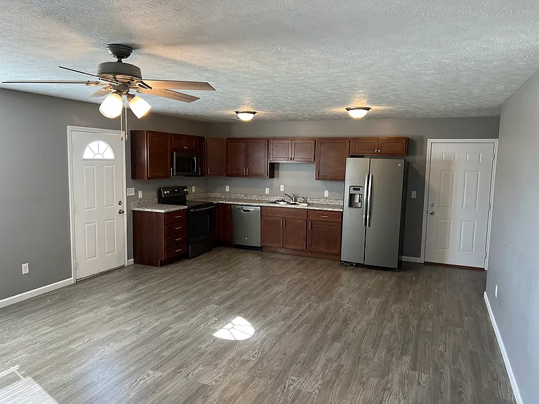 231 N Custer Ave #1 — Photo 2