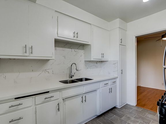 3rd image of 10584 Santa Monica Blvd #101