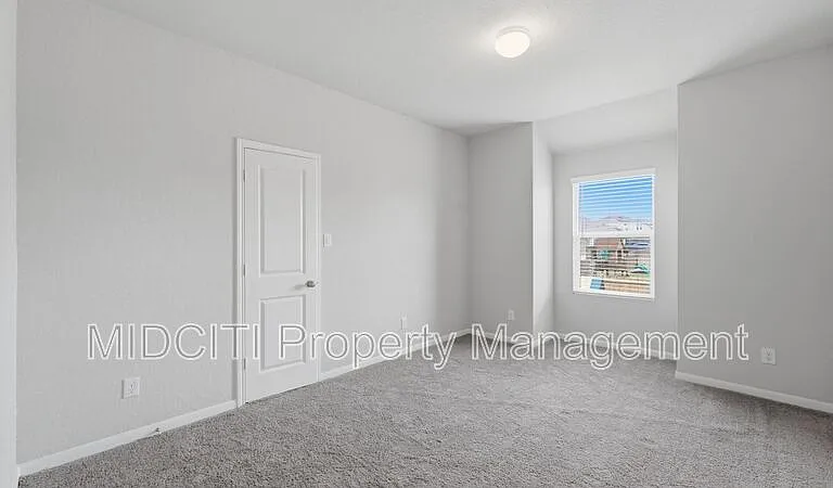 1858 Lauter Ln — Photo 35