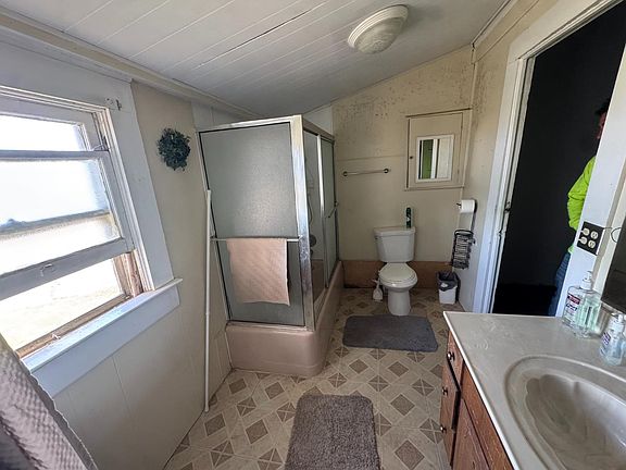 3rd image of 8138 S Kenneth Ave