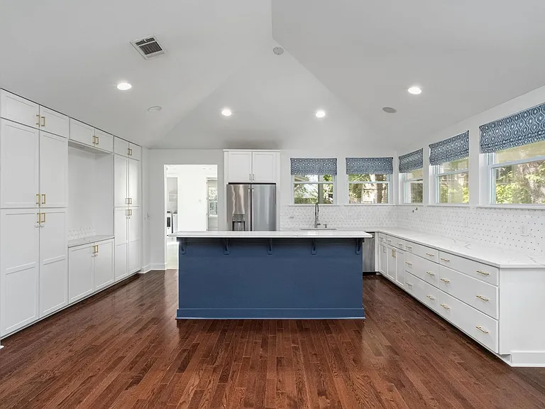 307 W Annie St — Photo 9