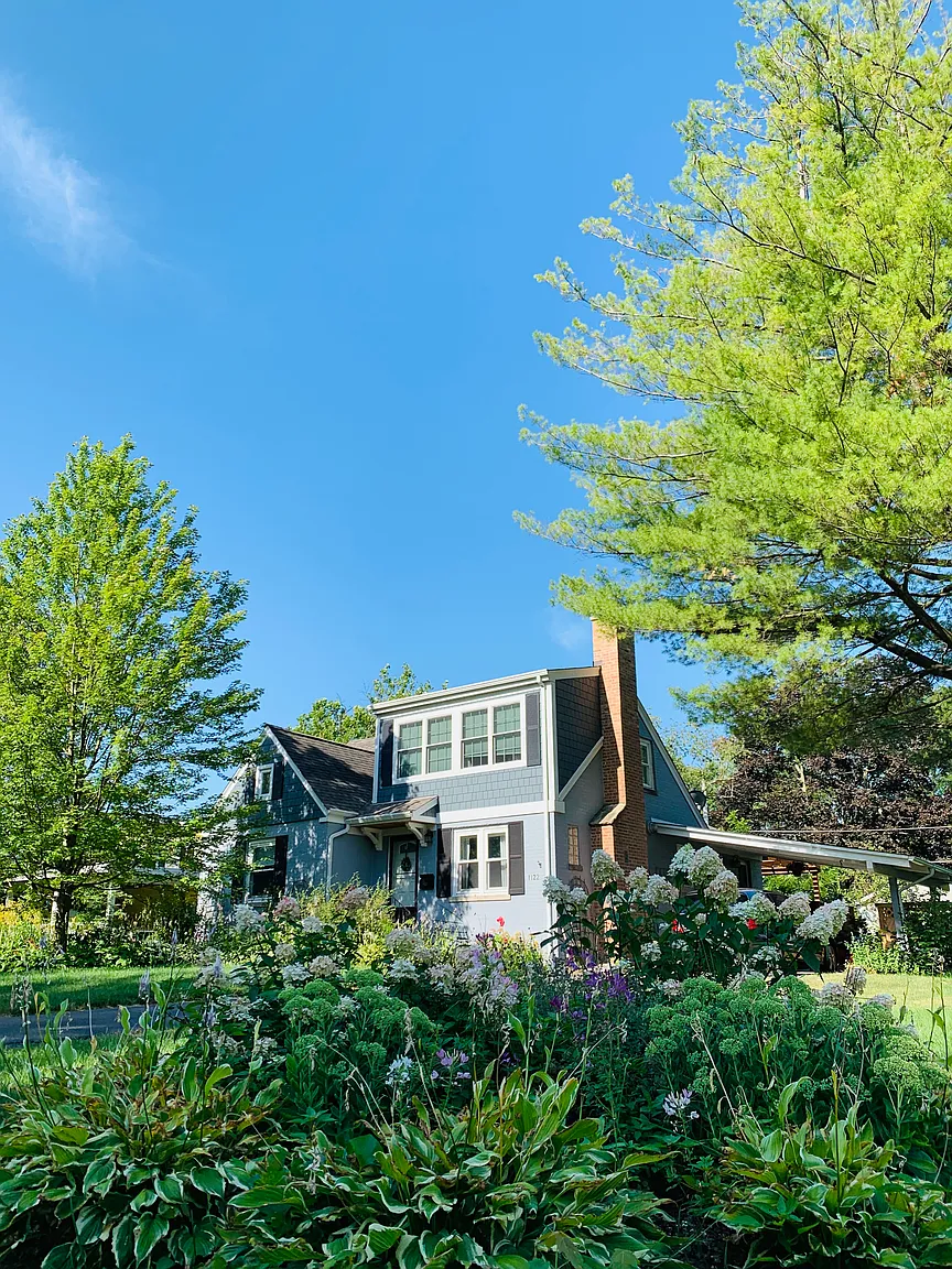 1122 Howard St photo 1