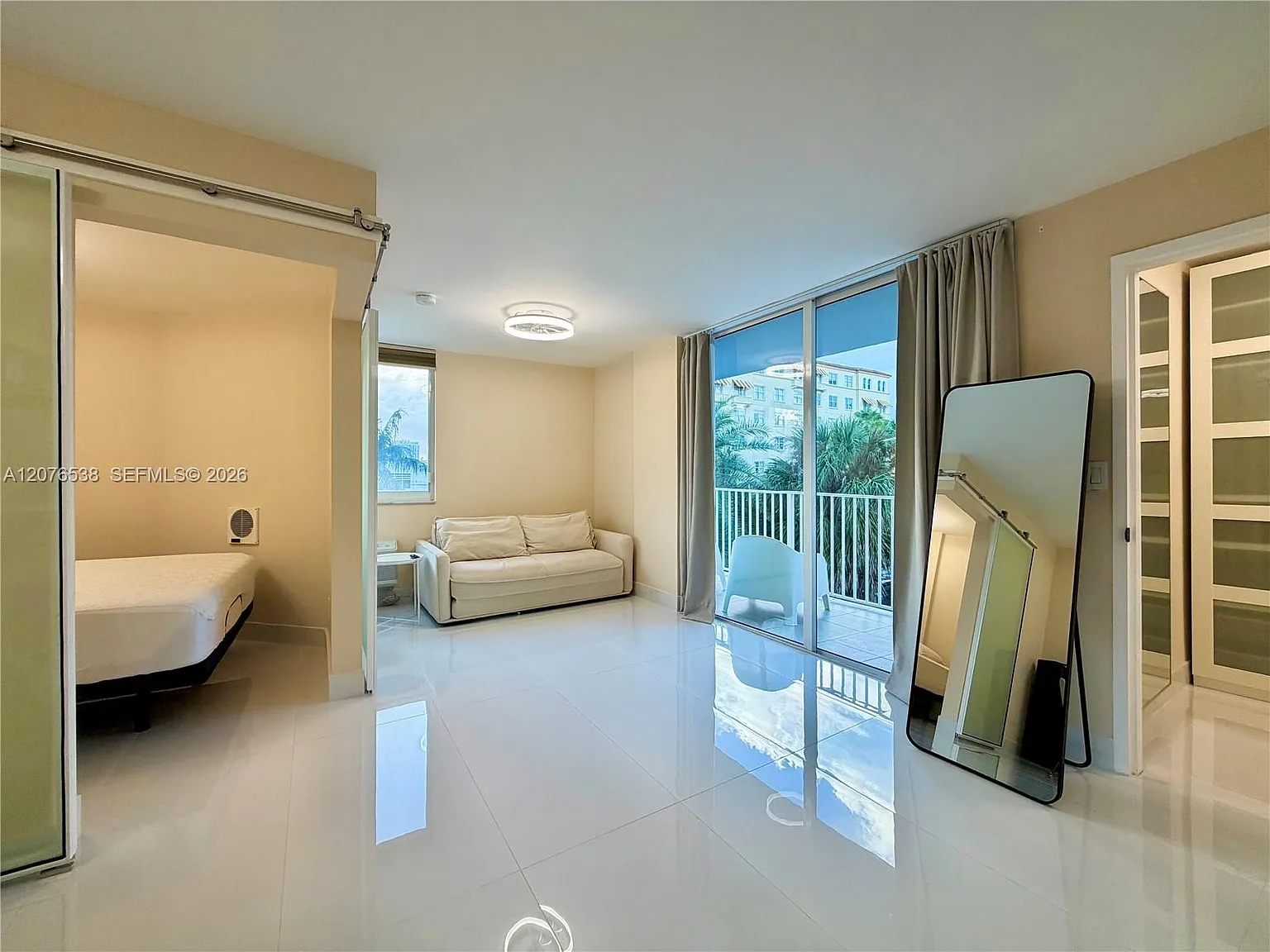 Islander Condo Apts — Photo 4