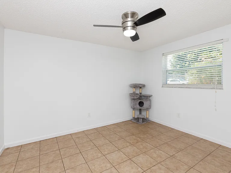 1041 Jadewood Ave — Photo 14