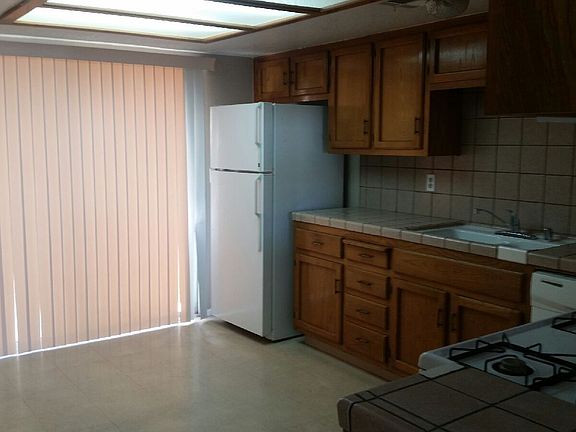 3rd image of 1001 Perdew Ave