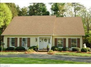 2610 Country Club Rd, Winston Salem, NC 27104