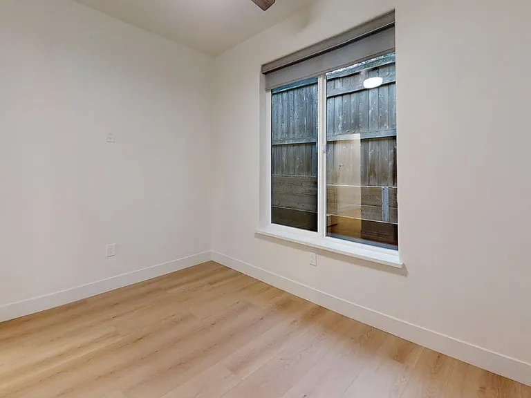 8404 Ascolano Ave — Photo 41