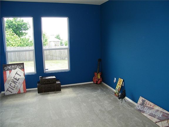 5th image of 521 Wiltshire Dr