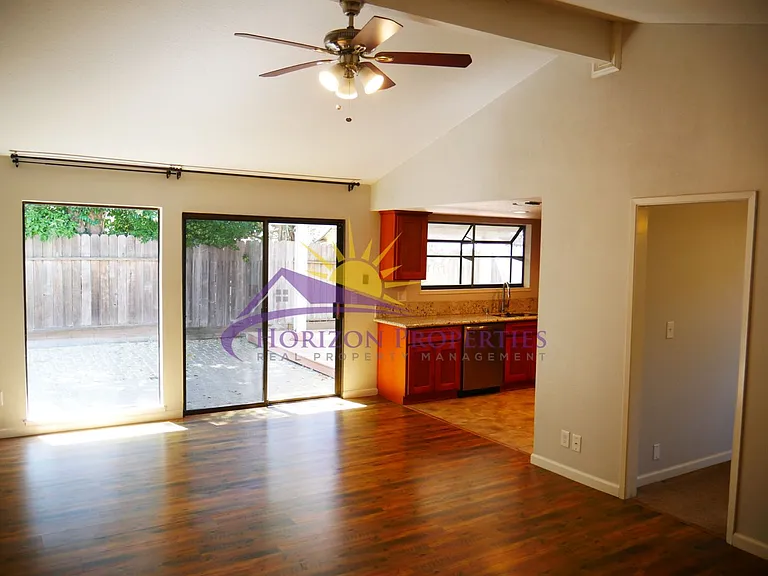 5329 Leavitt Way — Photo 9