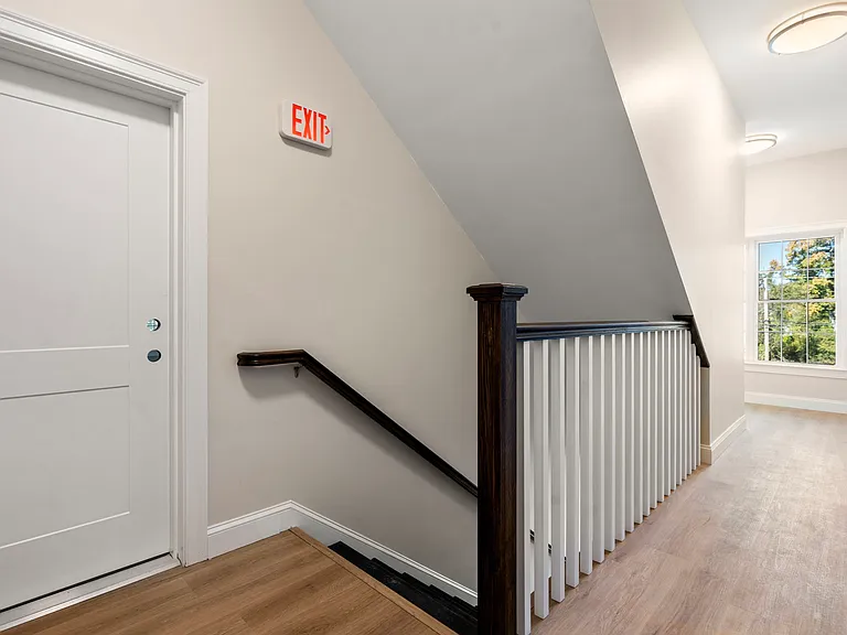 240 Main St #302 — Photo 9