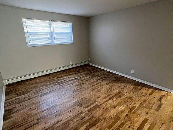 4th image of 120 N Washington St APT A