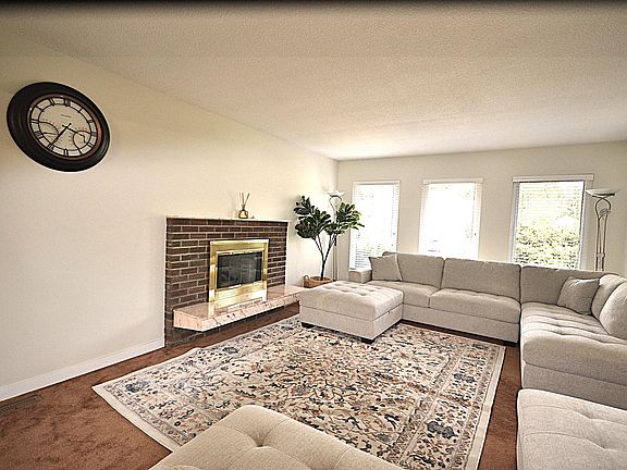 4th image of 1410 Lansdowne Dr