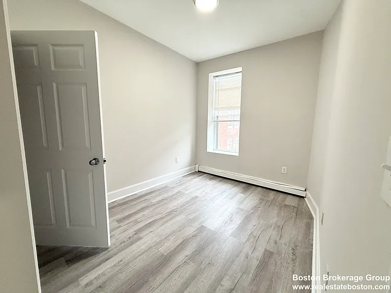 15 Ruggles St #4 — Photo 4