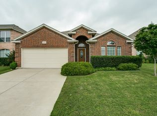 9665 Minton Dr, Fort Worth, TX 76108