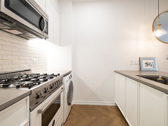 5th image of 184 Kent Ave APT C104