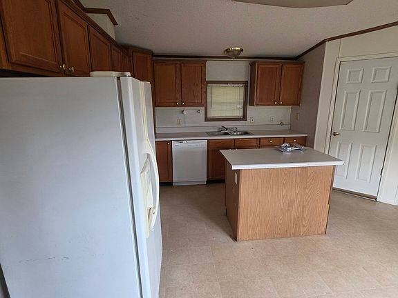 3rd image of 319 N County Line Rd #8