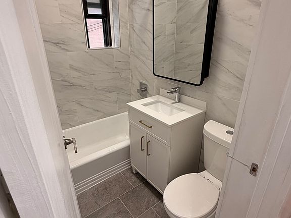 4th image of 1248 Pacific St APT 2A