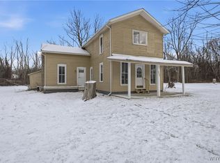 6043 Old Niagara Rd, Lockport, NY 14094