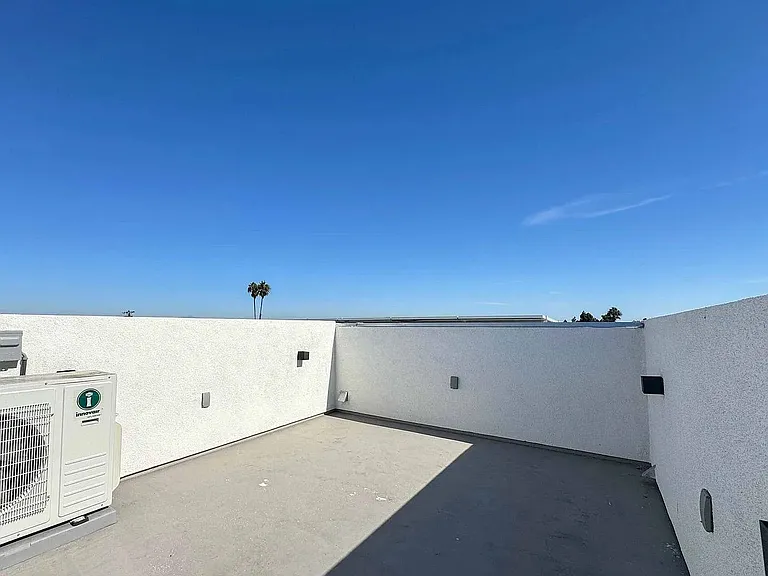 3046 Nimitz Blvd — Photo 10