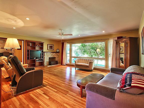 3rd image of 1164 Fallbrook St