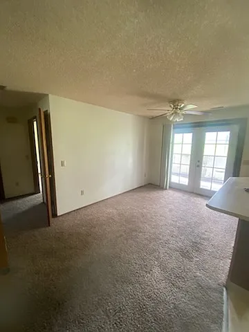 337 Aristocrat Dr — Photo 5
