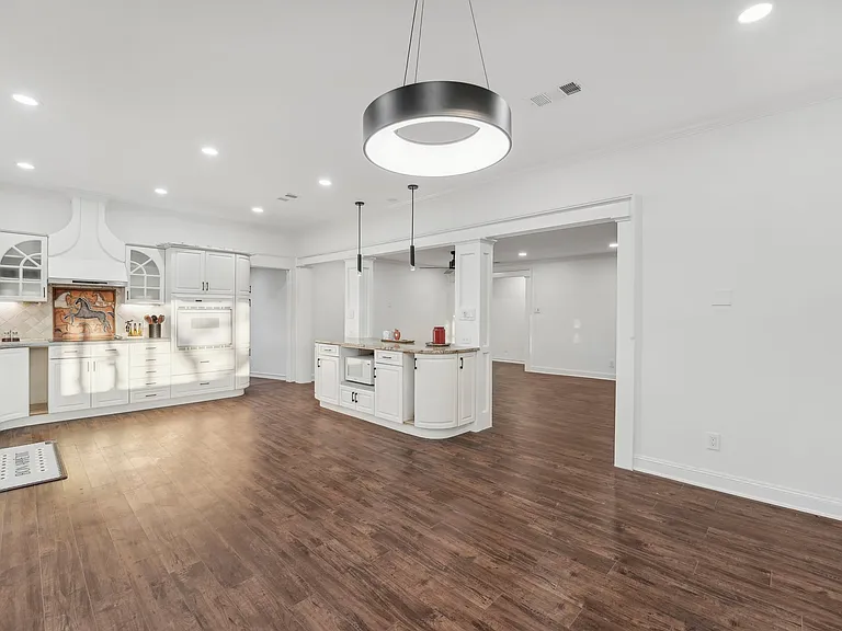 1739 Starwood Dr — Photo 17