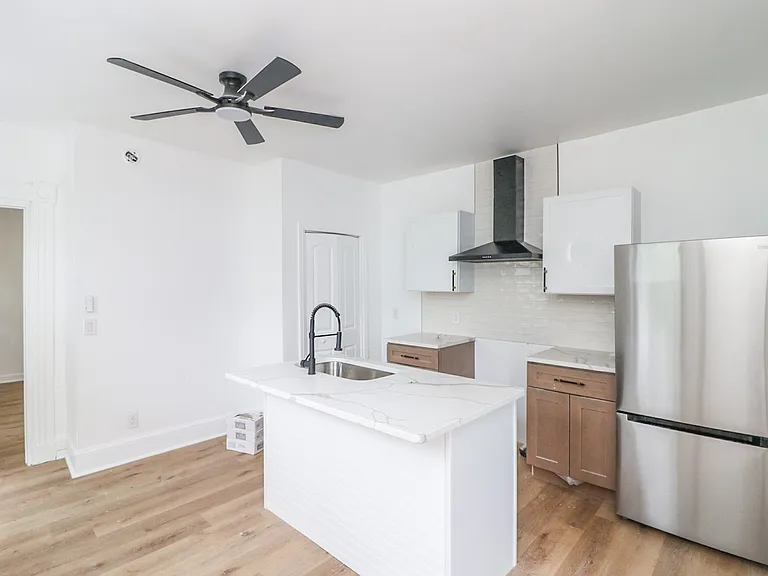 1527 Greenup St #1 — Photo 6