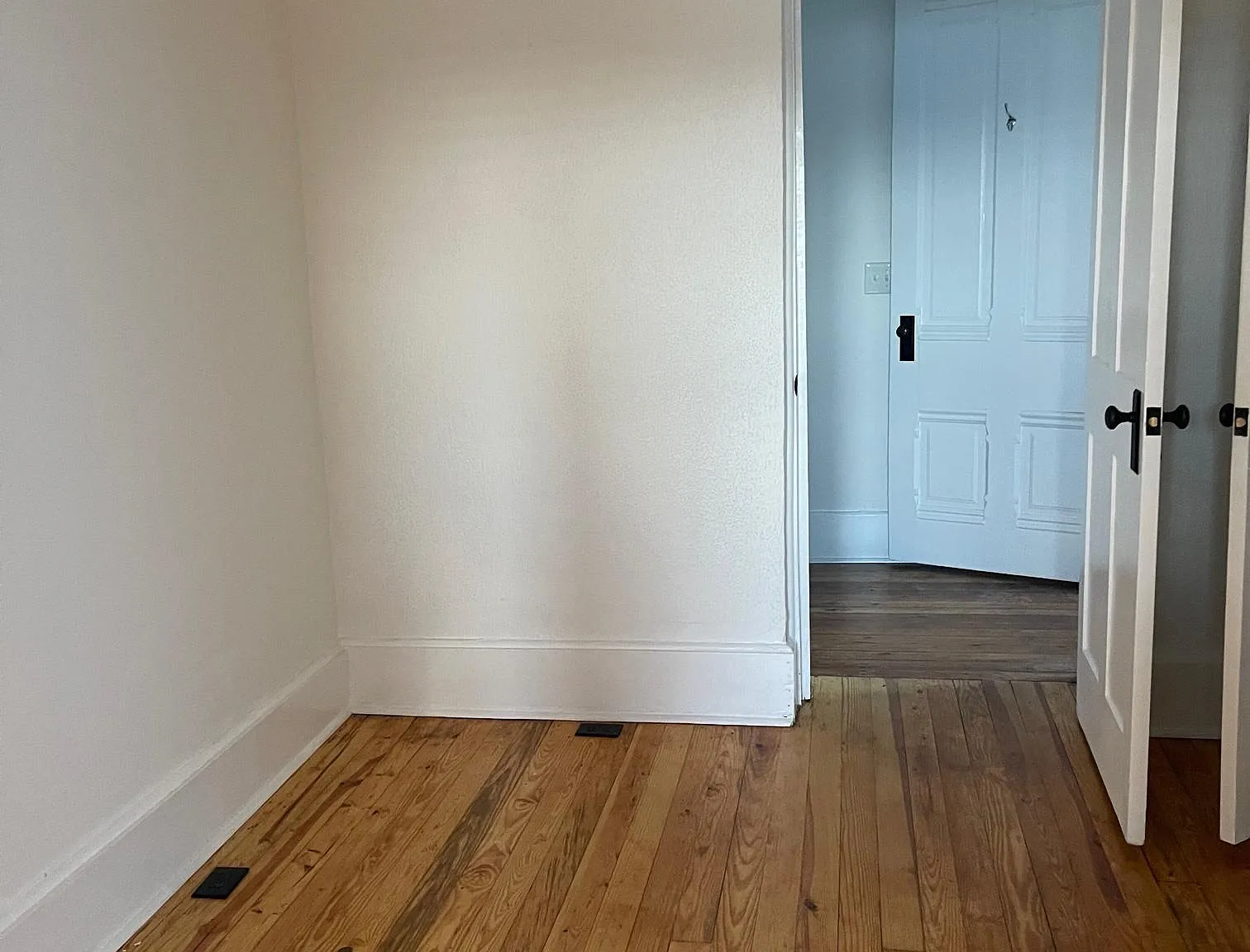 305 Main St — Photo 4