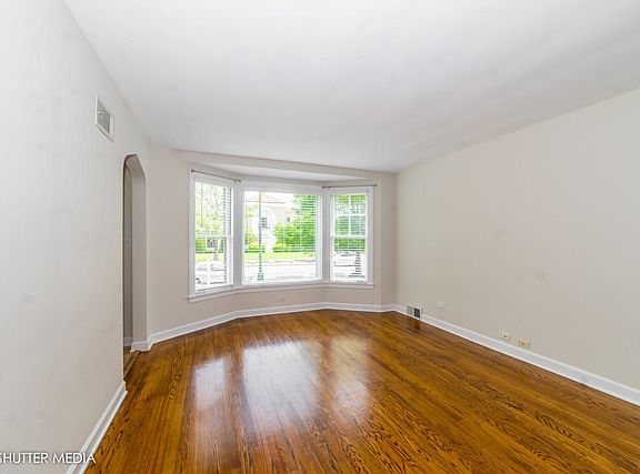 3rd image of 2032 N Oak Park Ave