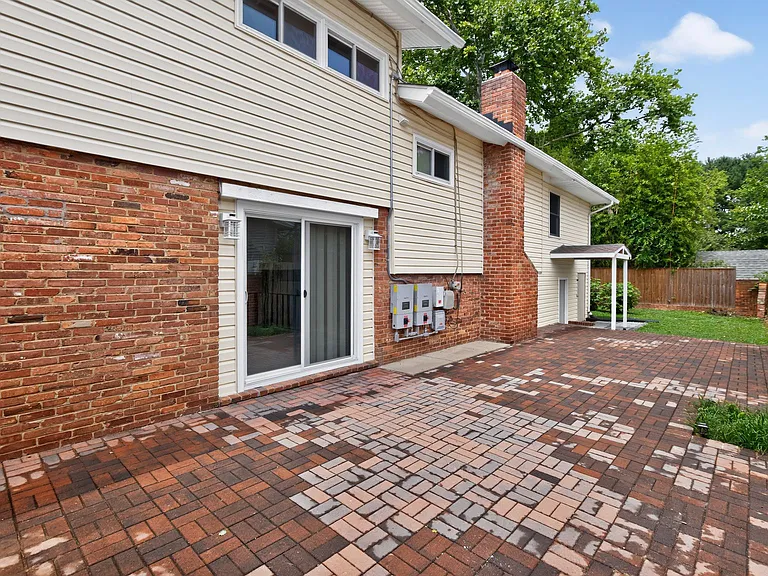2000 McAuliffe Dr — Photo 25