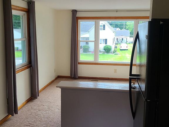 2nd image of 727 Dayton Ave
