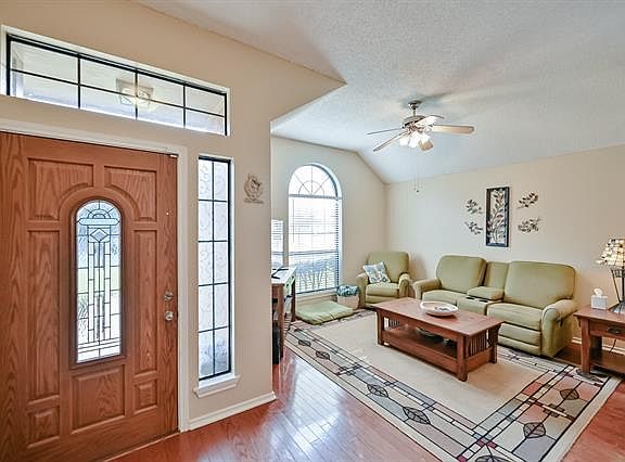 5th image of 4910 Oldfield Dr