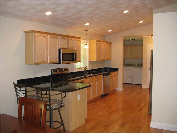 2nd image of 11 Whisper Ct