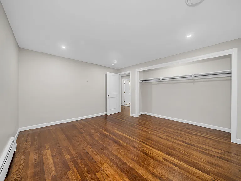 35 Peters St — Photo 15