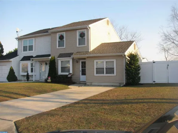 16 Cherry Cir, Blackwood, NJ 08012