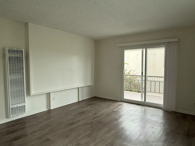 412 Culver Blvd #8 — Photo 3