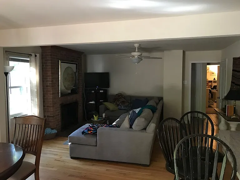 445 McCauley St — Photo 2