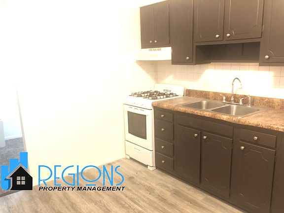 2nd image of 822 E Washington St #1S