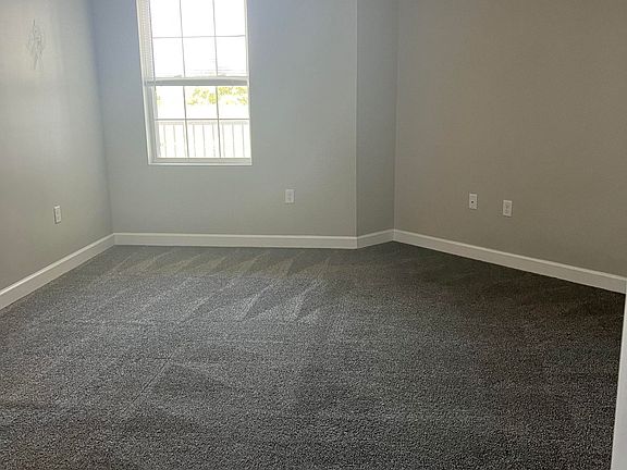 5th image of 195 Phillips Park Dr #206