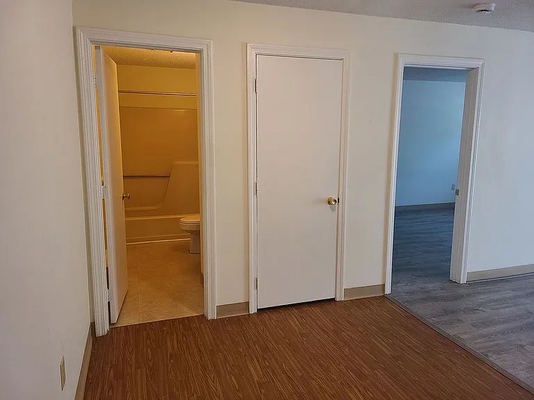 Timber Lake Apartments — Photo 20