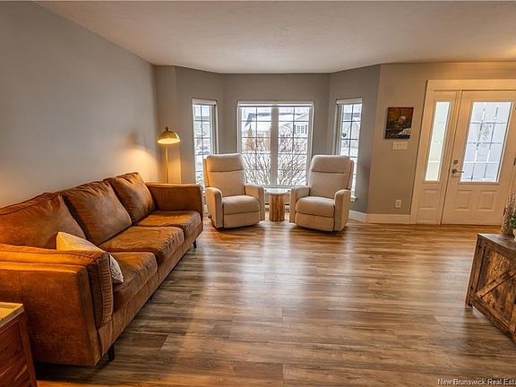 4th image of 239 Rennick Rd