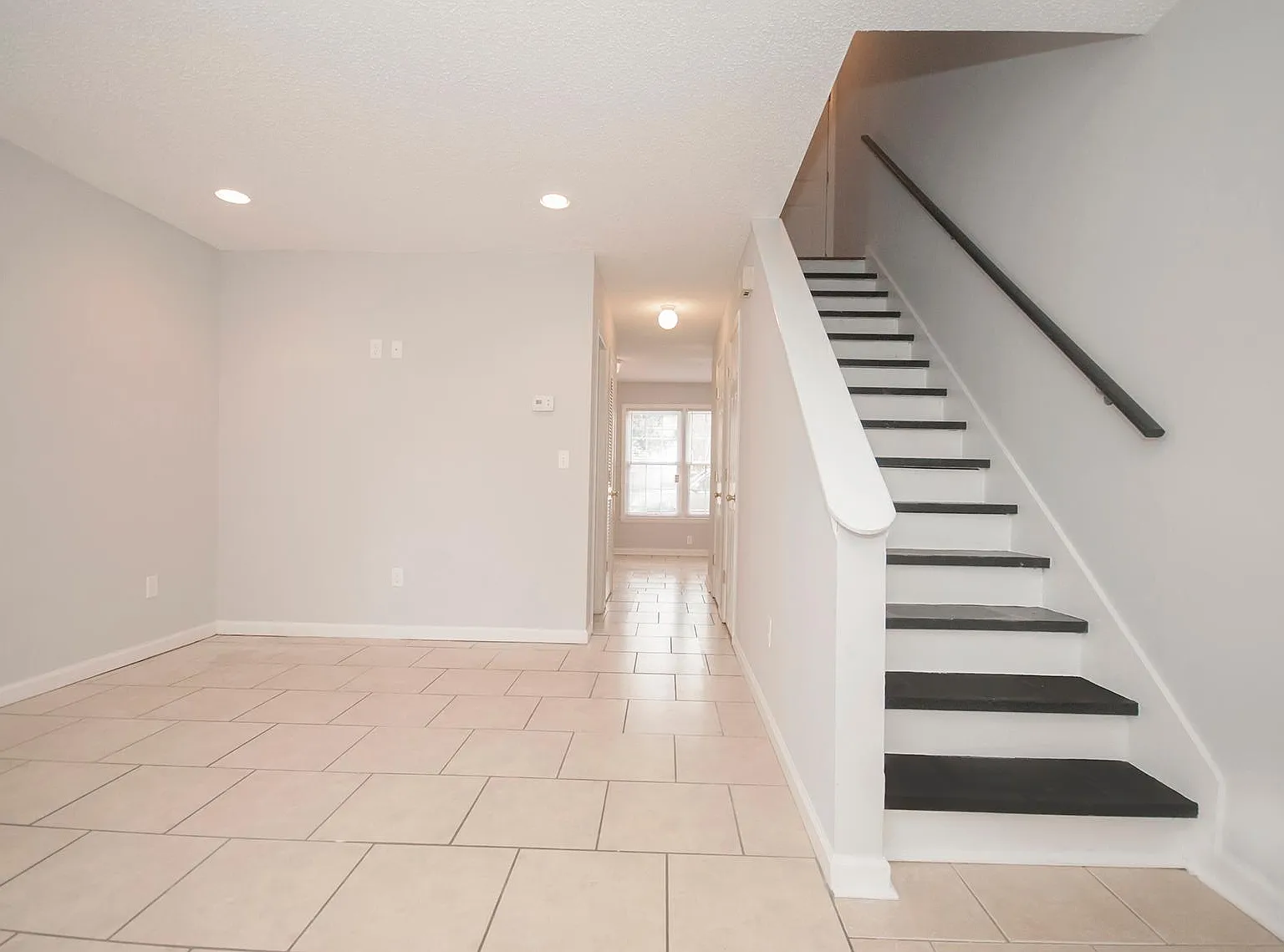 2 bed, 1.5 bath, 1003 sqft, $1,875 — Photo 4