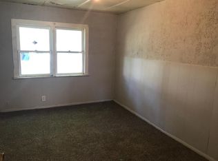 1048 SW Plass Ave, Topeka, KS 66604