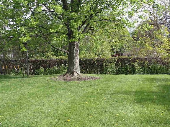 3rd image of 8820 Royce Dr