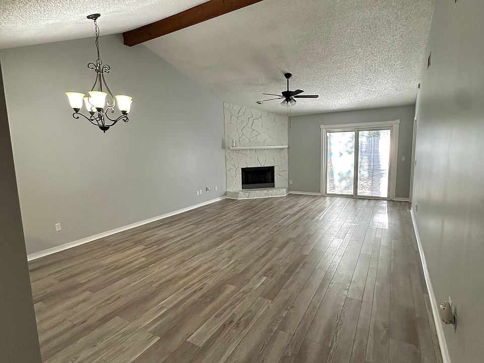 1st image of 2152 Derringer Cir W
